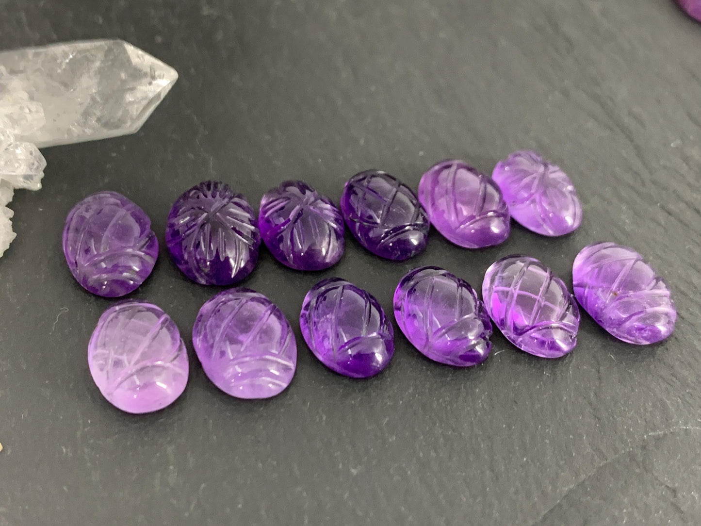 Amethyst carving cabochon - Handcarved cabochon/ W283-1