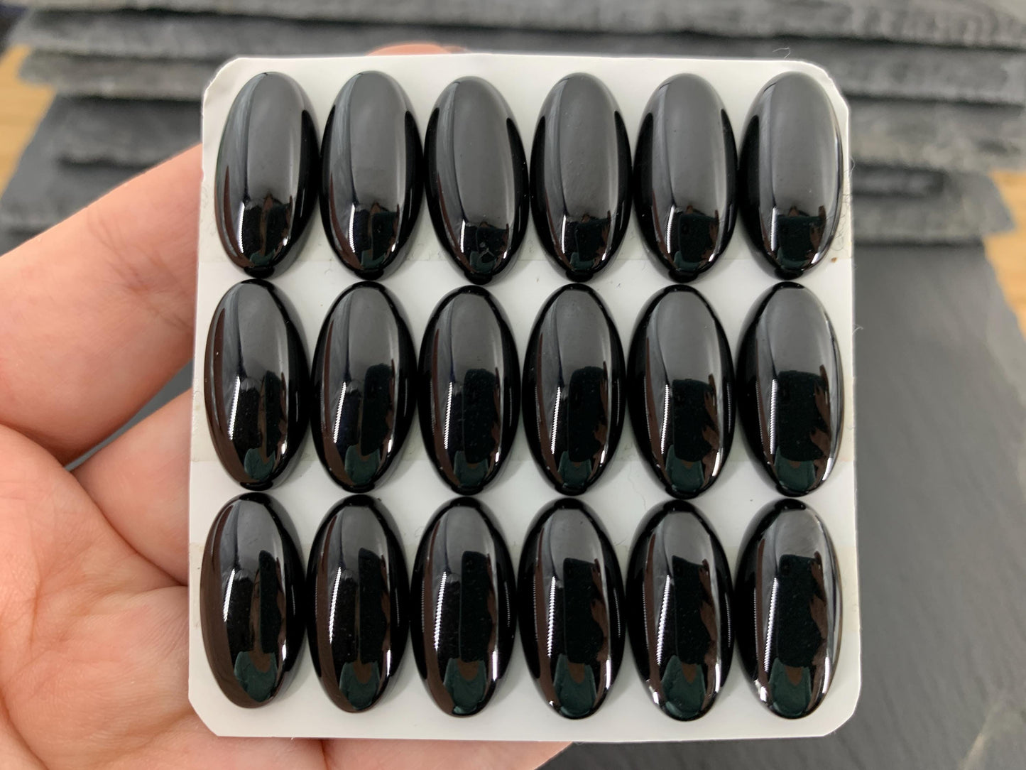 Black Spinel oval 10x20mm cabochon - Calibrated cabochons