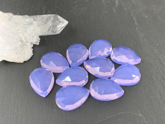 Lavender Quartz pear 10x14mm cabochon - Lab cretade