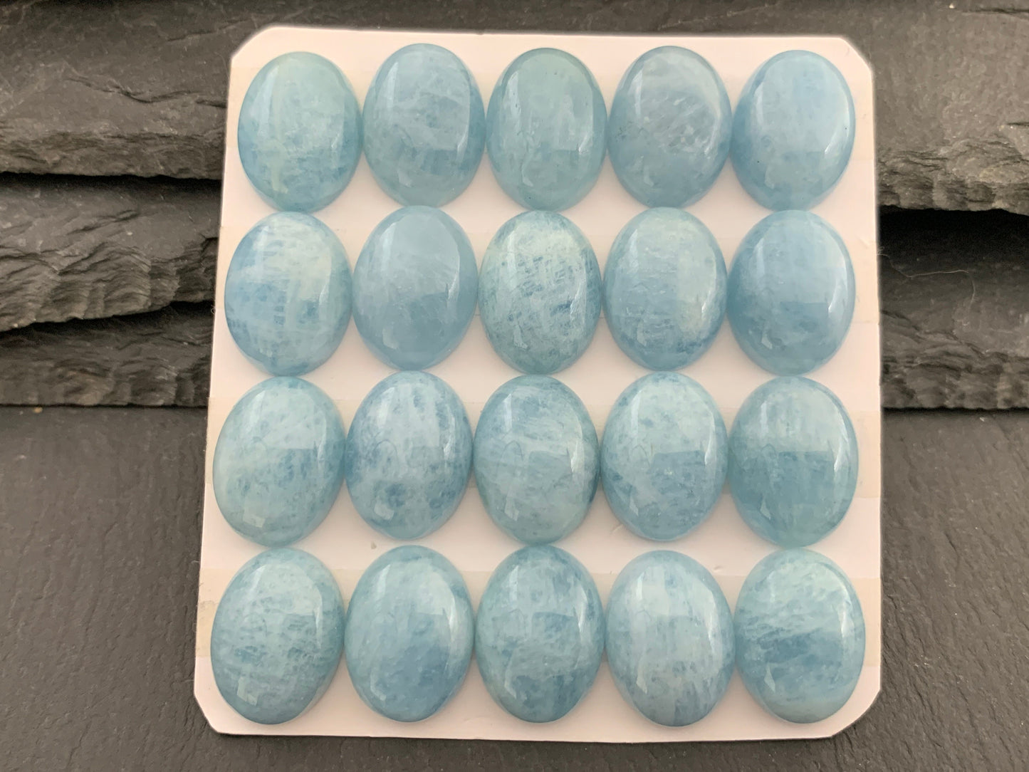 Aquamarine oval 12x16mm cabochon - Calibrated cabochons