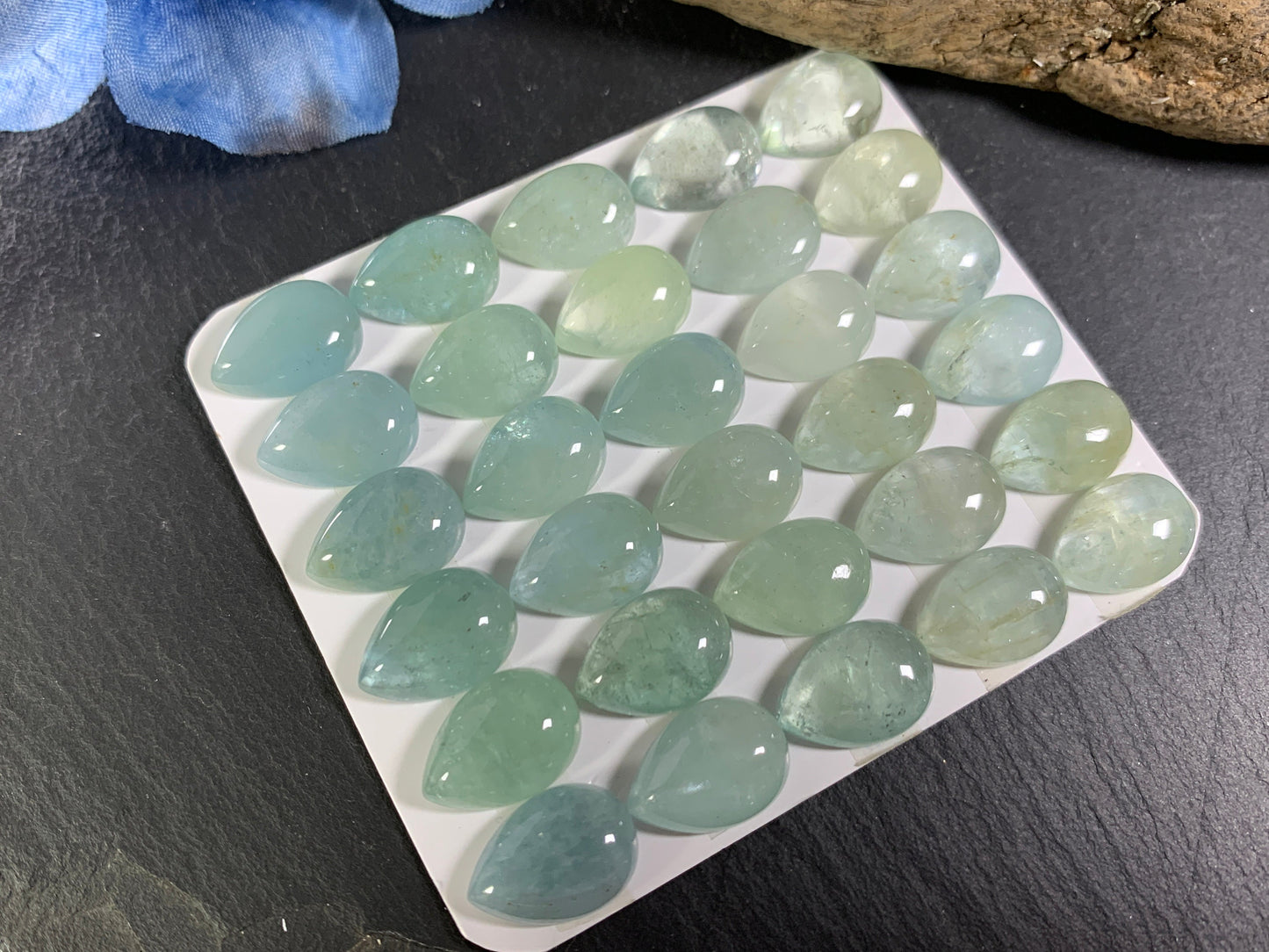 Aquamarine pear 10x14mm cabochon - Calibrated cabochons