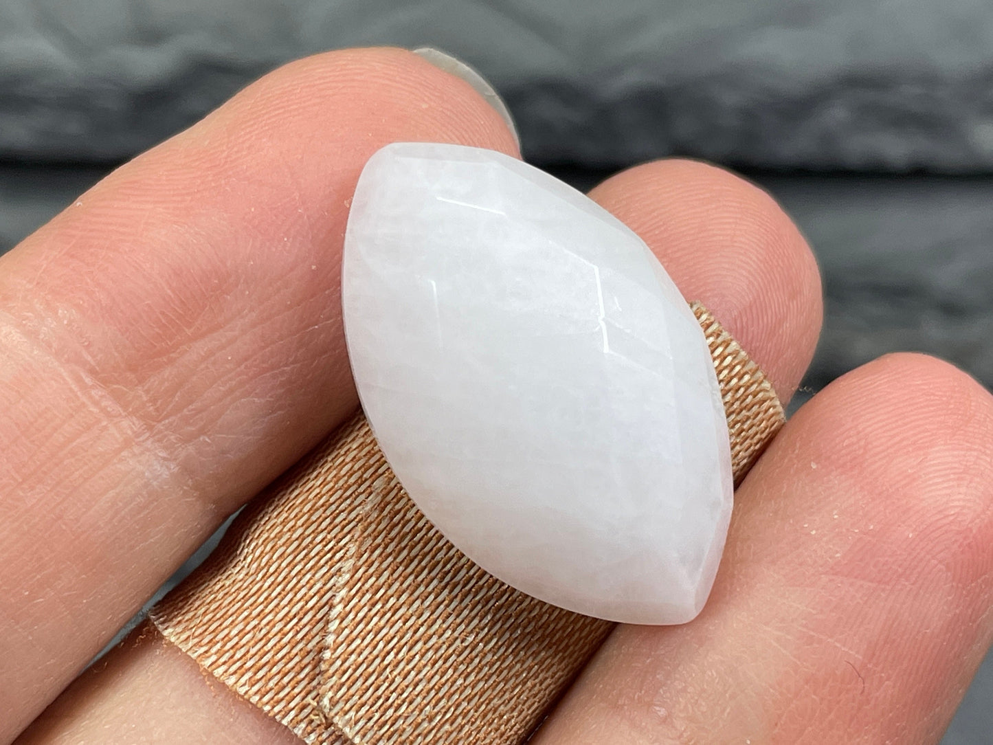 Faceted White Quartzite marquise 15x25mm cabochon - Calibrated cabochons