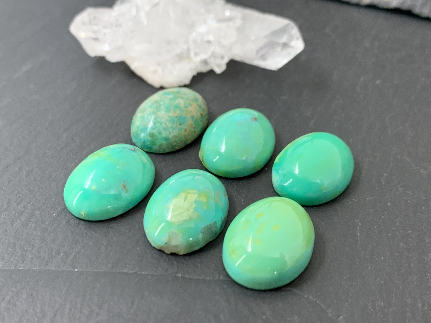Nevada Turquoise oval 12x16mm cabochon -