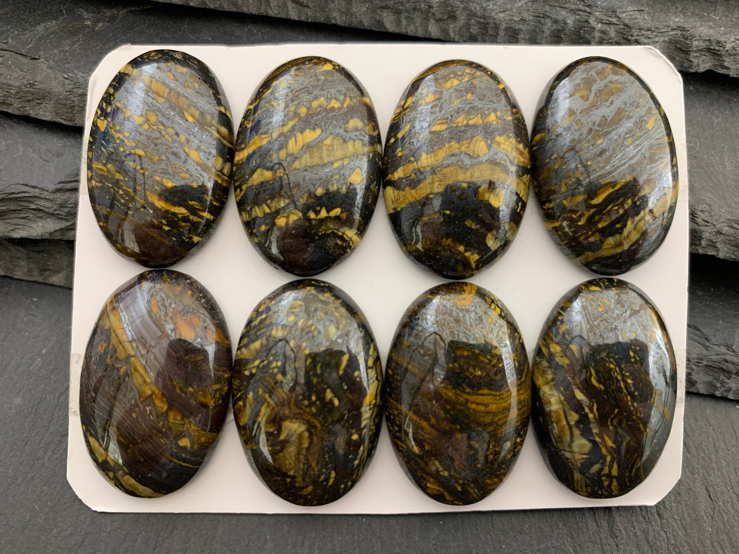 Tiger Iron oval 20x30mm cabochon - Calibrated cabochons