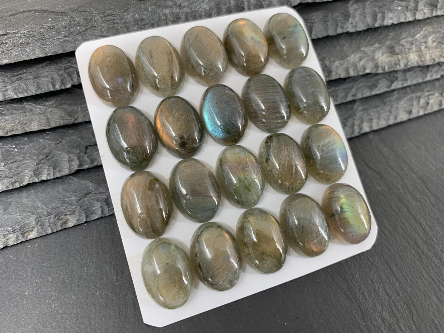 Labradorite oval 13x18mm cabochon - Calibrated cabochons