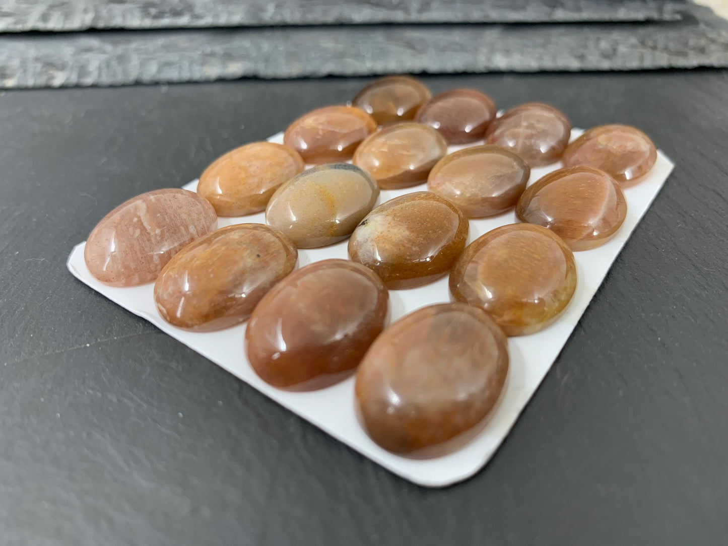Sunstone oval 15x20mm cabochon - Calibrated cabochons