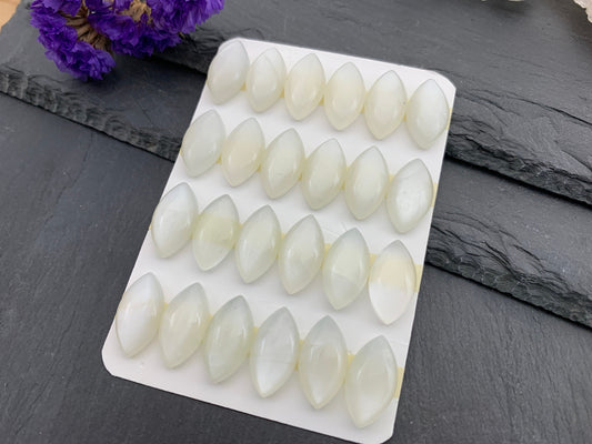 White Moonstone marquise 10x18mm cabochon - Calibrated cabochons