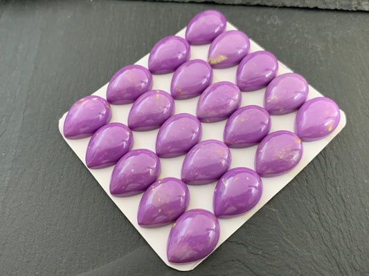 Phosphosiderite pear 13x18mm cabochon - Calibrated Cabochons