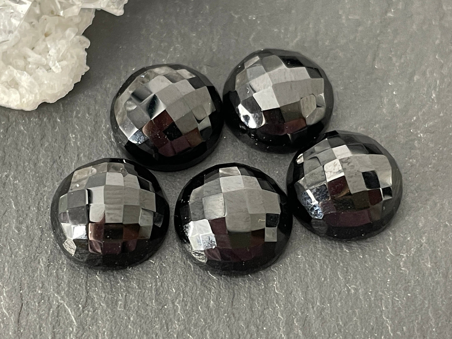 Faceted Black Spinel round 10mm cabochon - Calibrated cabochons