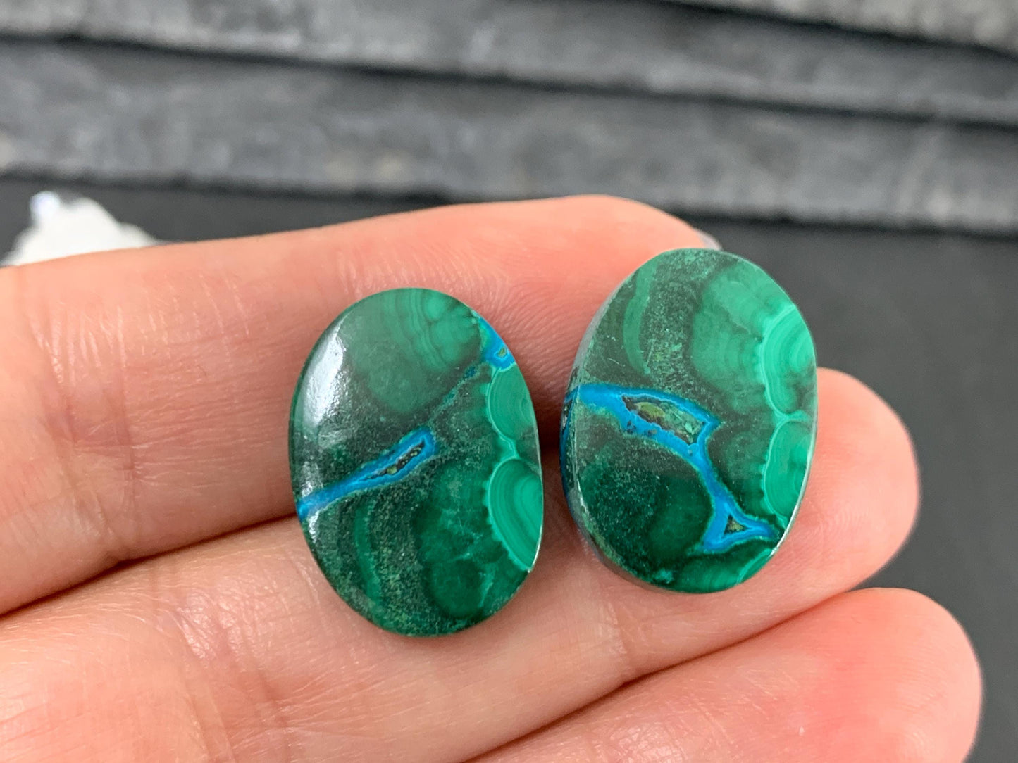 Malachite Chrysocolla oval 14x19x4mm cabochon pair