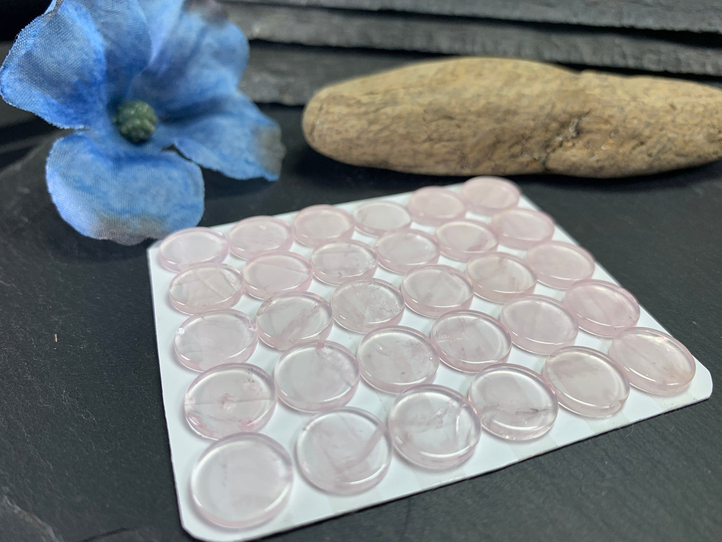 Flat Rose Quartz round 12mm cabochon - Calibrated cabochons