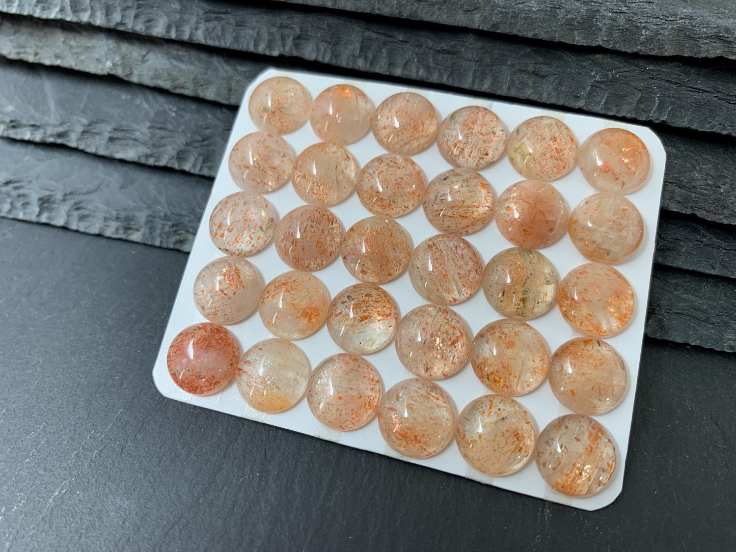 Sunstone round 12mm cabochon - Calibrated cabochons.