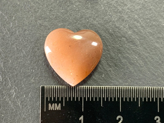 Goldsand Moonstone heart 15x15mm cabochon - Calibrated cabochons