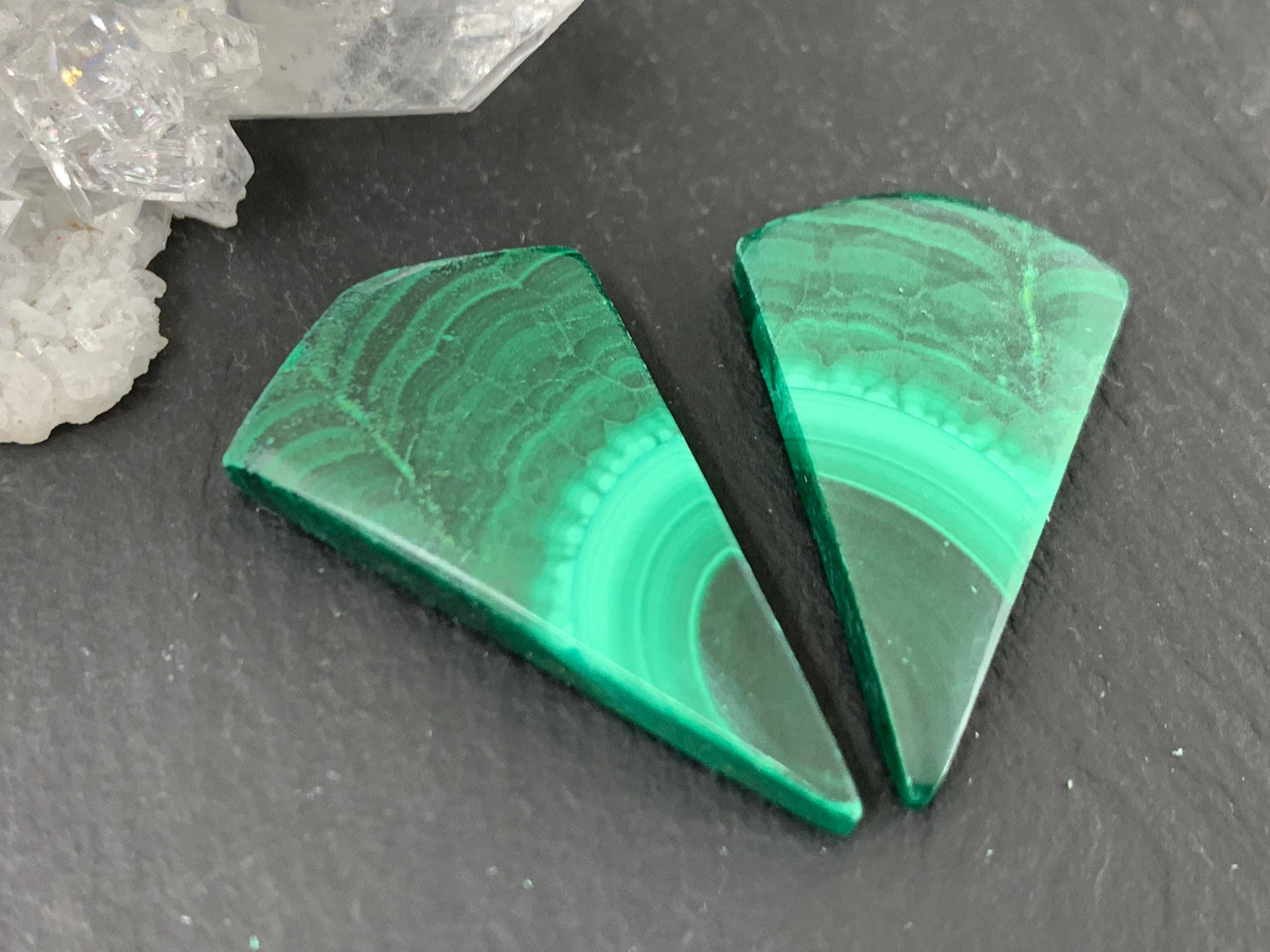 Malachite kite 16x28x3mm cabochon pair