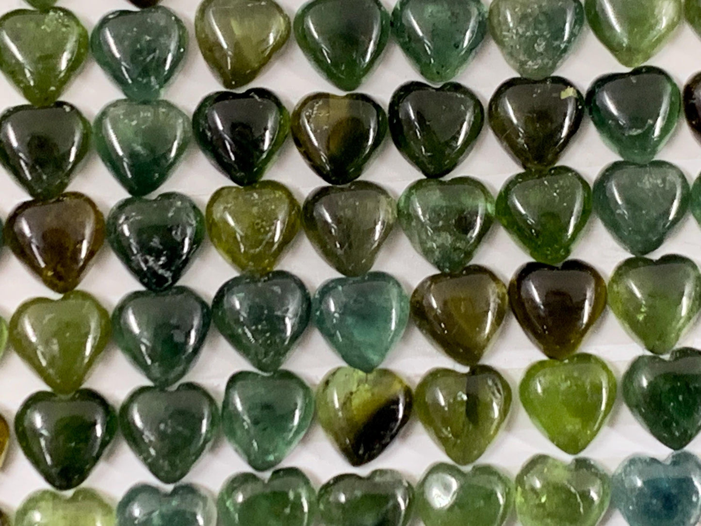Green Tourmaline heart 5mm cabochon - Calibarted cabochons