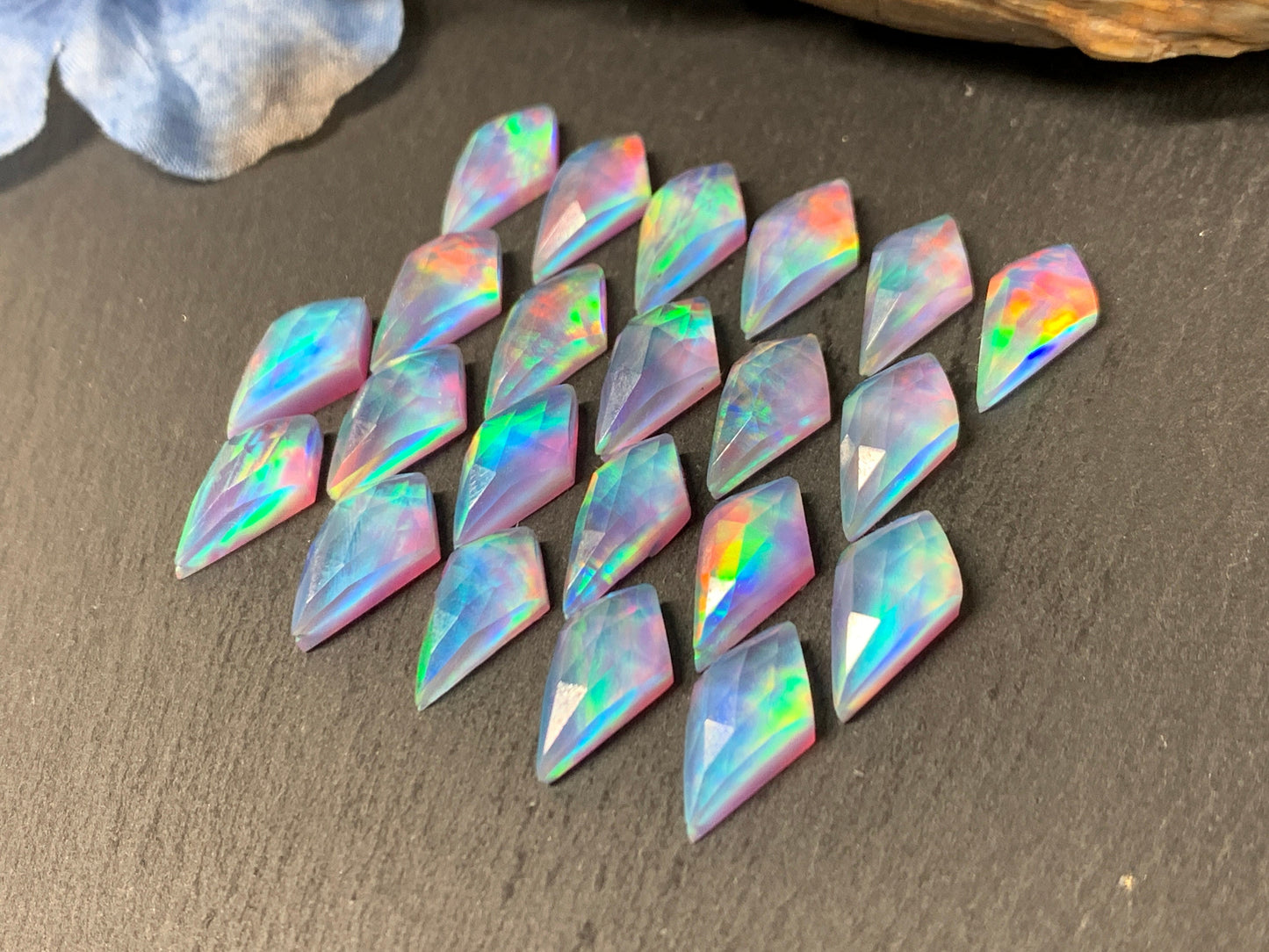 Faceted Aurora Opal kite 8x16mm cabochon - Doublet cabochons