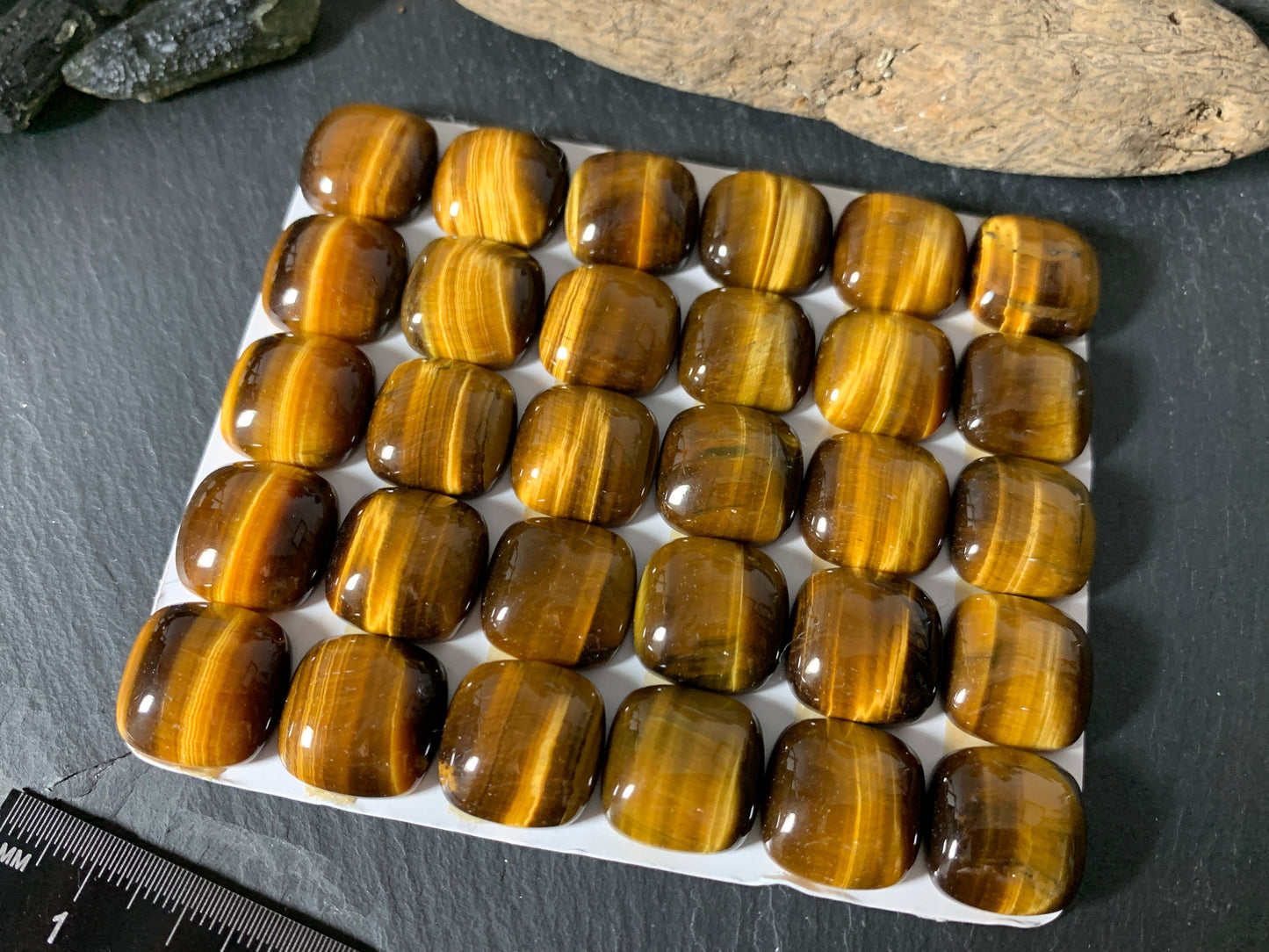 Tiger Eye square cushion 16mm cabochon - Calibrated cabochons