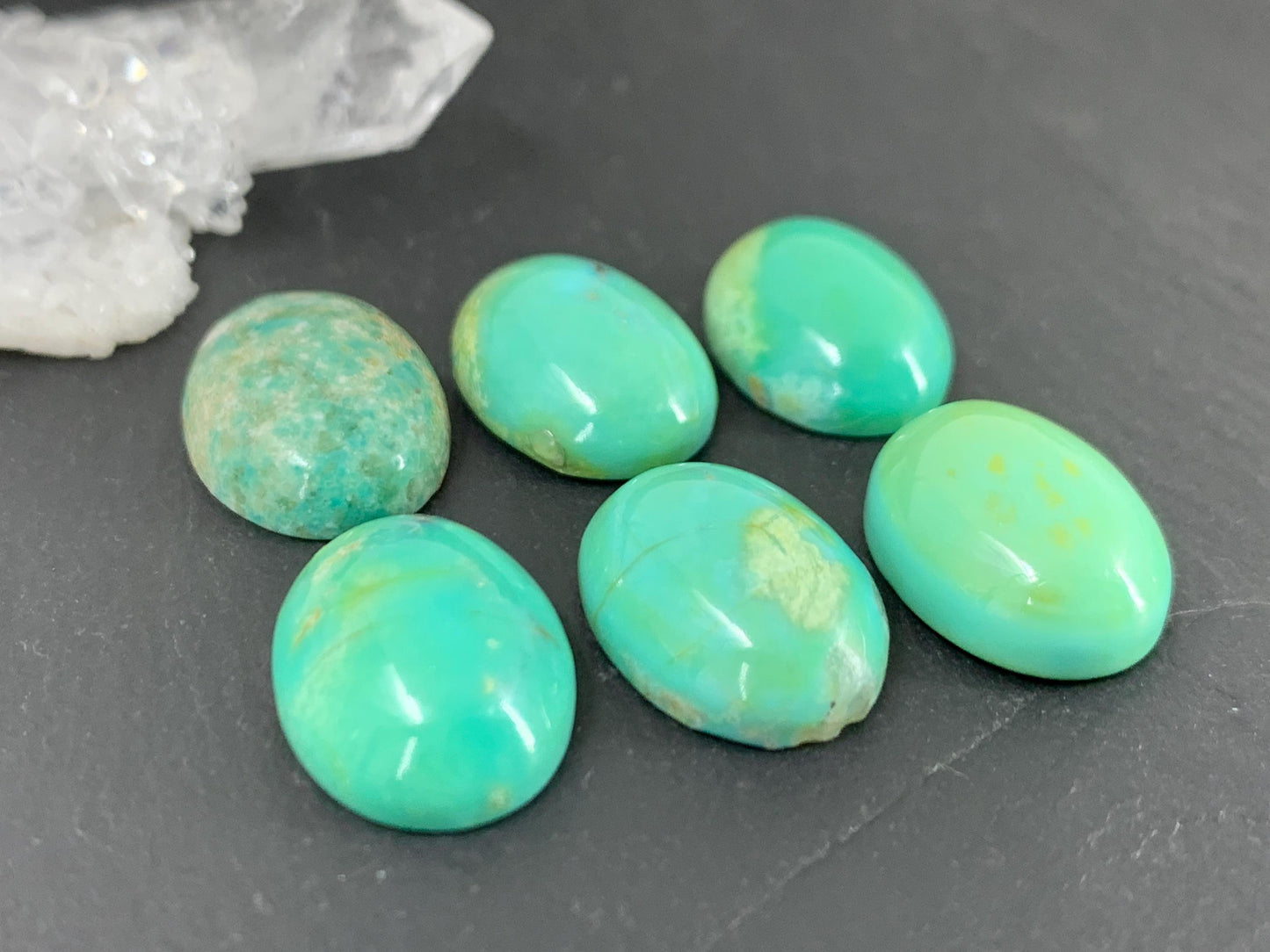 Nevada Turquoise oval 12x16mm cabochon -