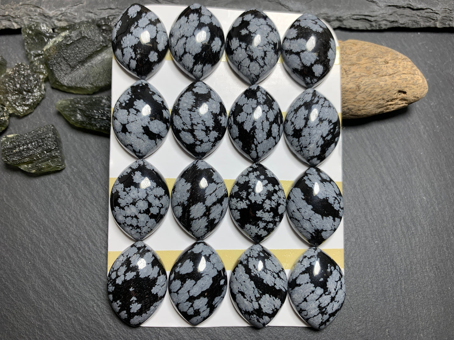 Snowflake Obsidian marquise 18x25mm cabochon - Calibrated cabochons