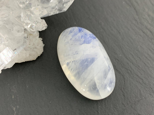 Rainbow Moonstone oval 29x18x8mm cabochon