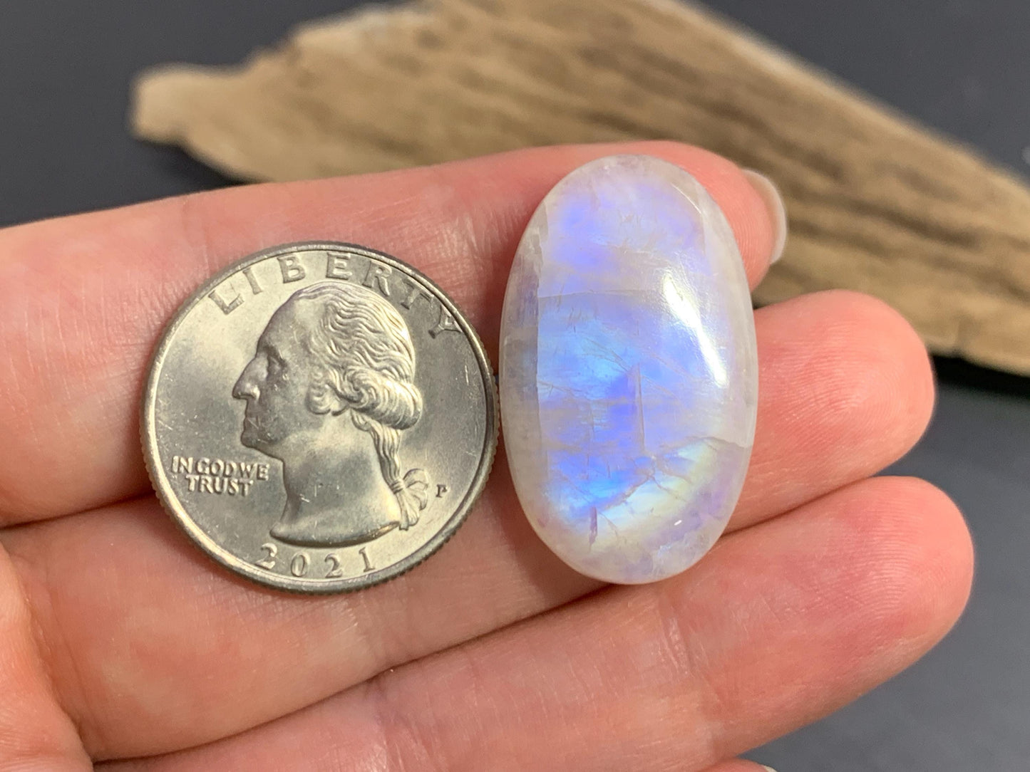 Rainbow Moonstone oval 22x13x7mm cabochon
