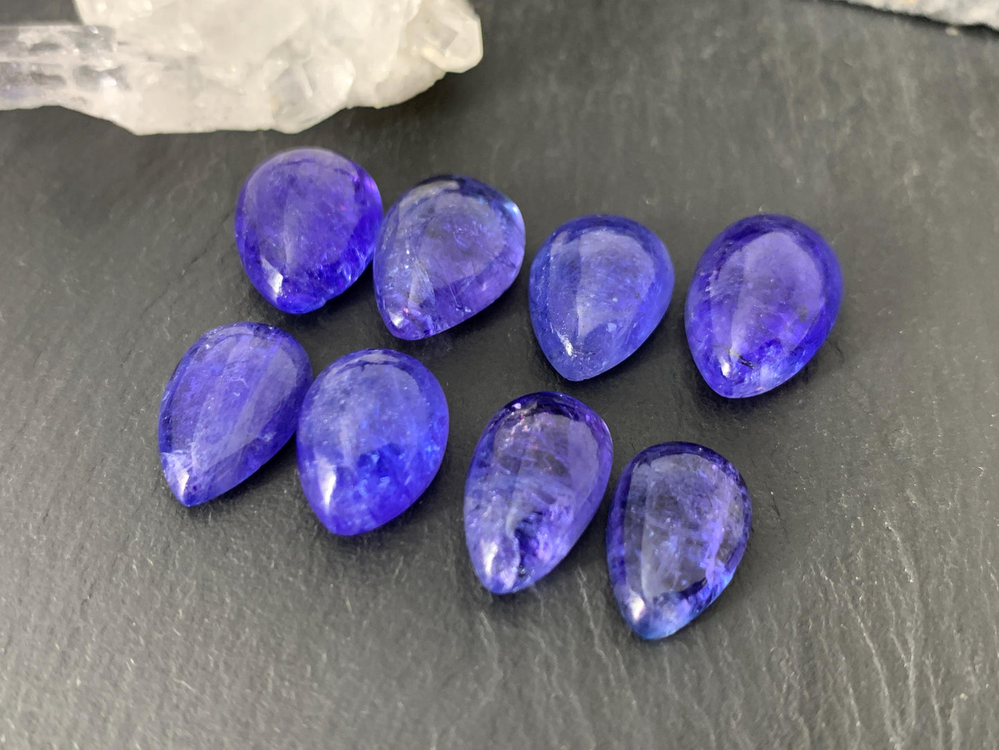 Tanzanite pear 14-17mm long cabochon