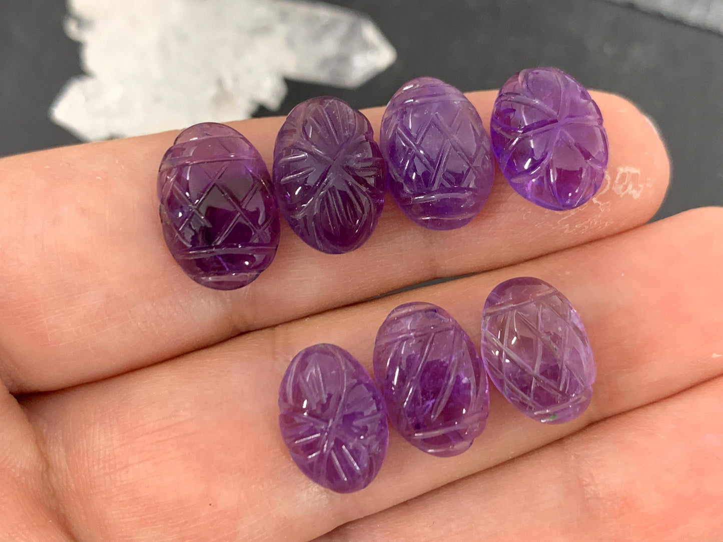 Amethyst oval 12-13mm long cabochon - Hand carved floral cabochon