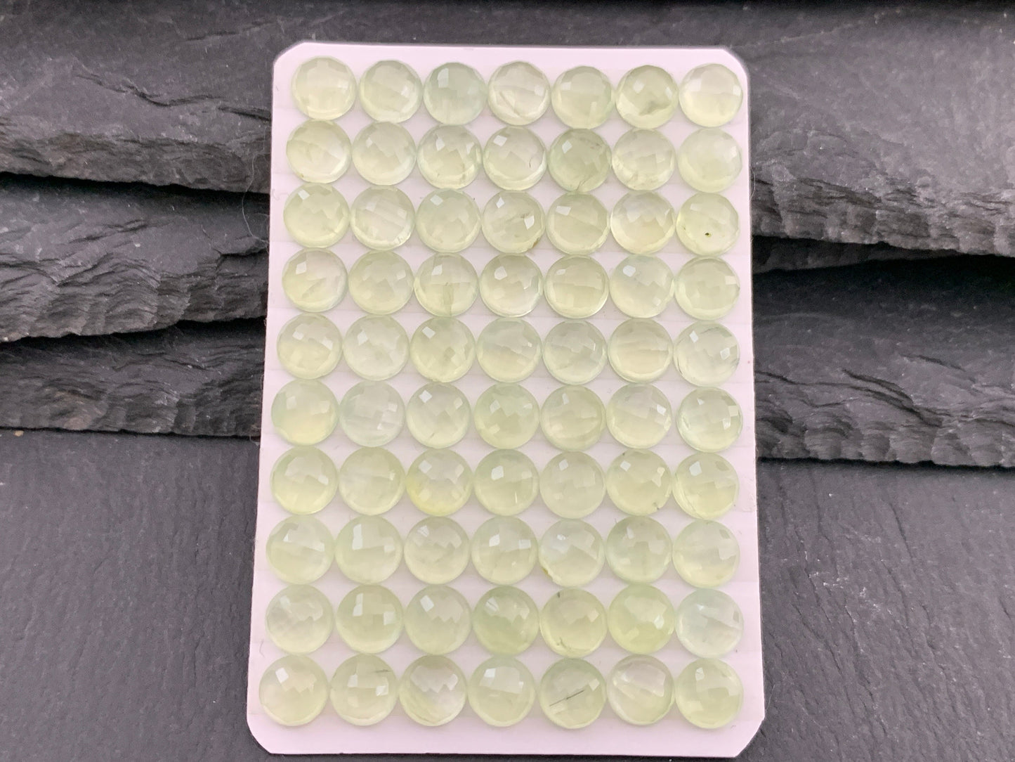 Faceted Prehnite round 6mm cabochon - Calibrated cabochons