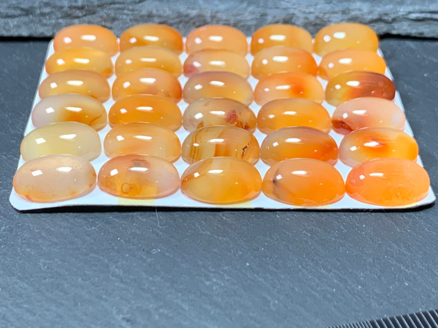 Carnelian oval 10x14mm cabochon - Calibrated cabochons