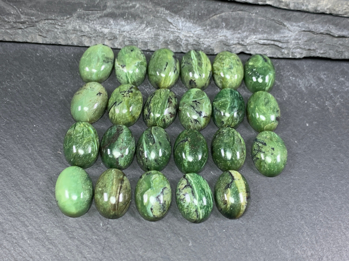 Green Opal oval 10x14mm cabochon - Calibrated cabochons