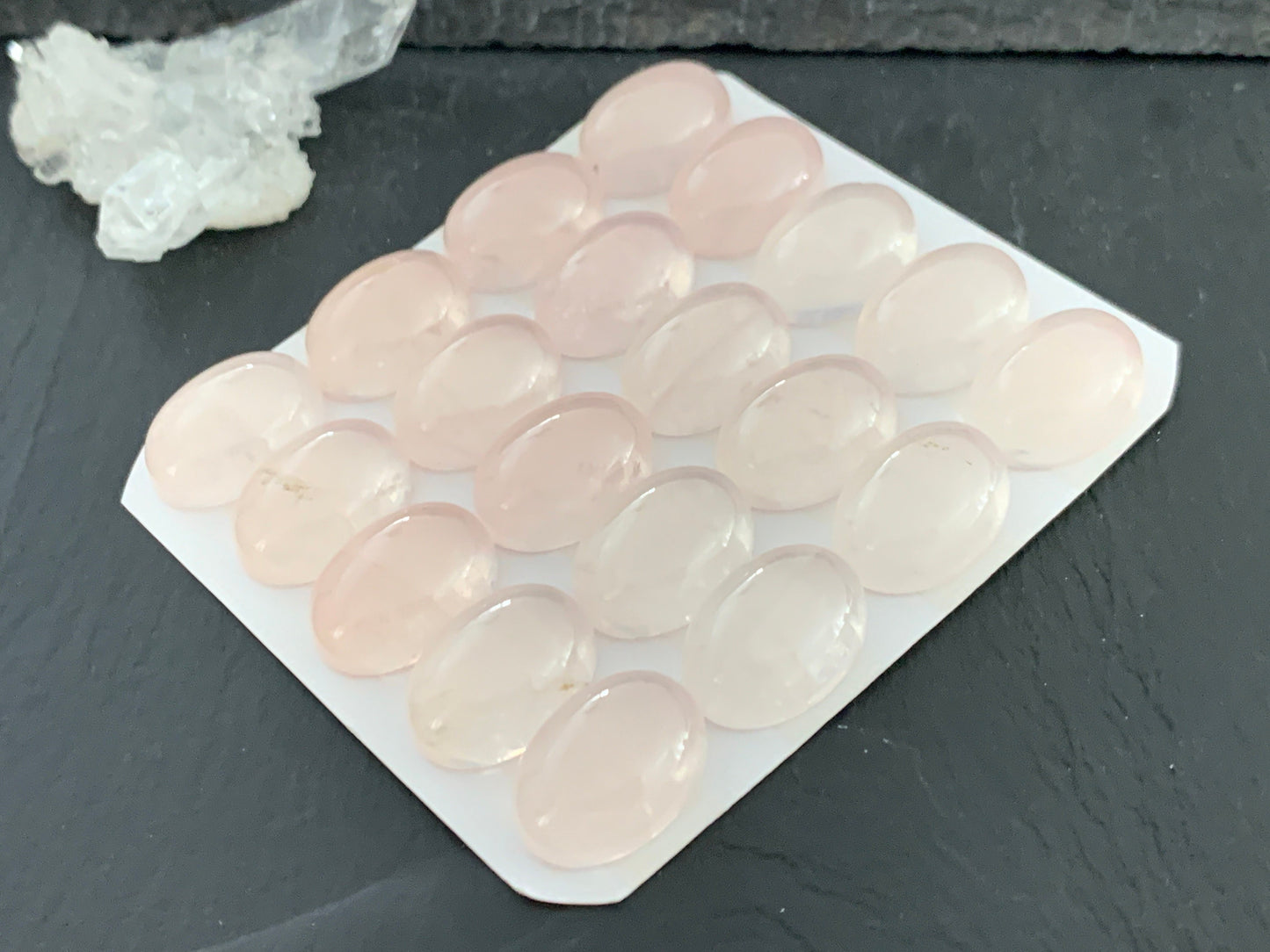 Rose Quartz Oval 13x18mm cabochon - Calibrated cabochons