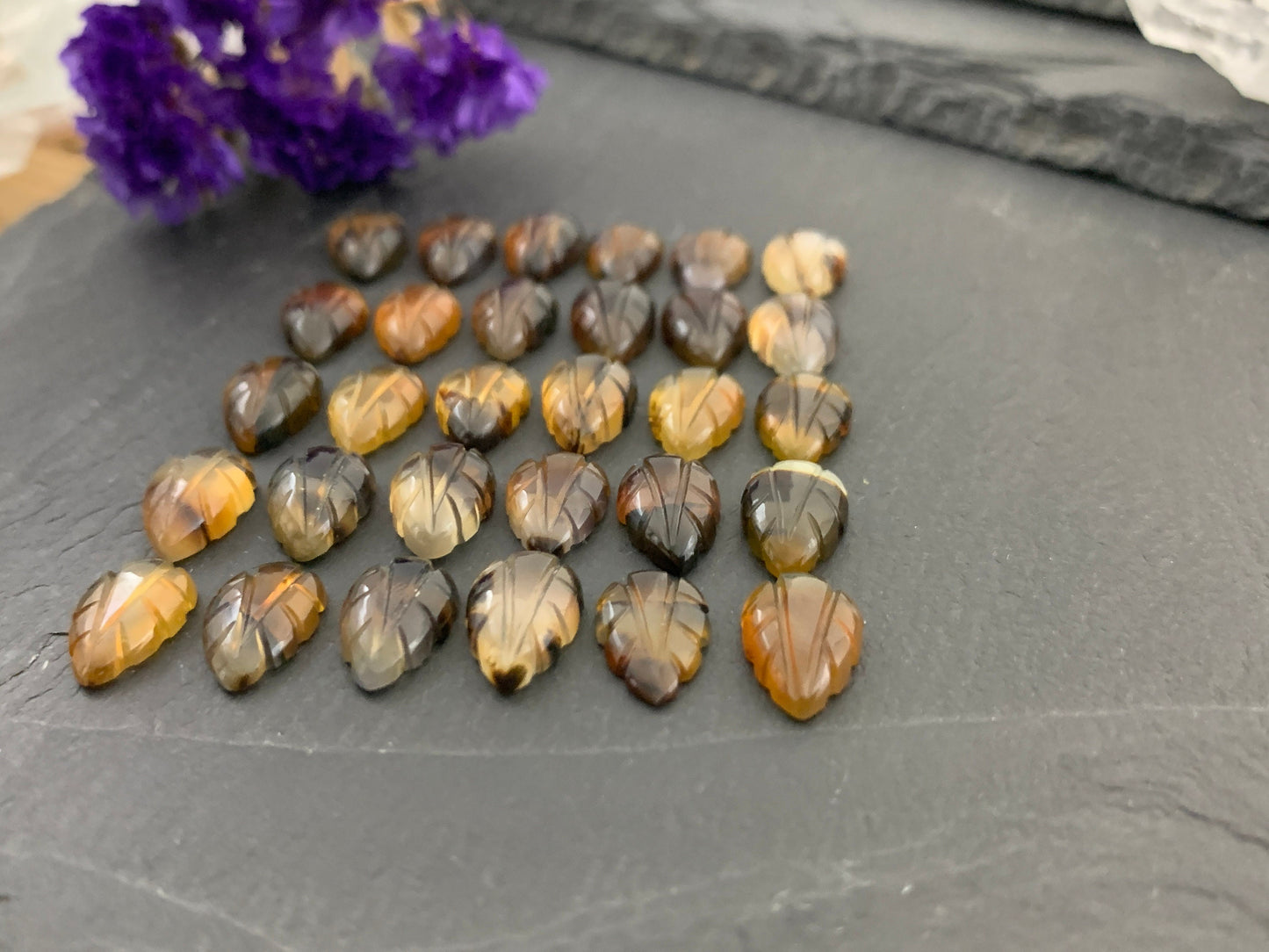 Montana Agate leaf 8x12mm cabochon
