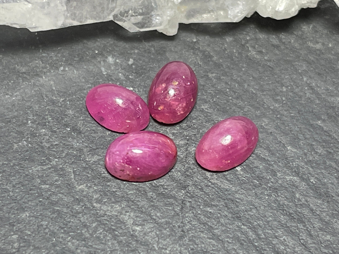 Ruby oval 4x6mm cabochon