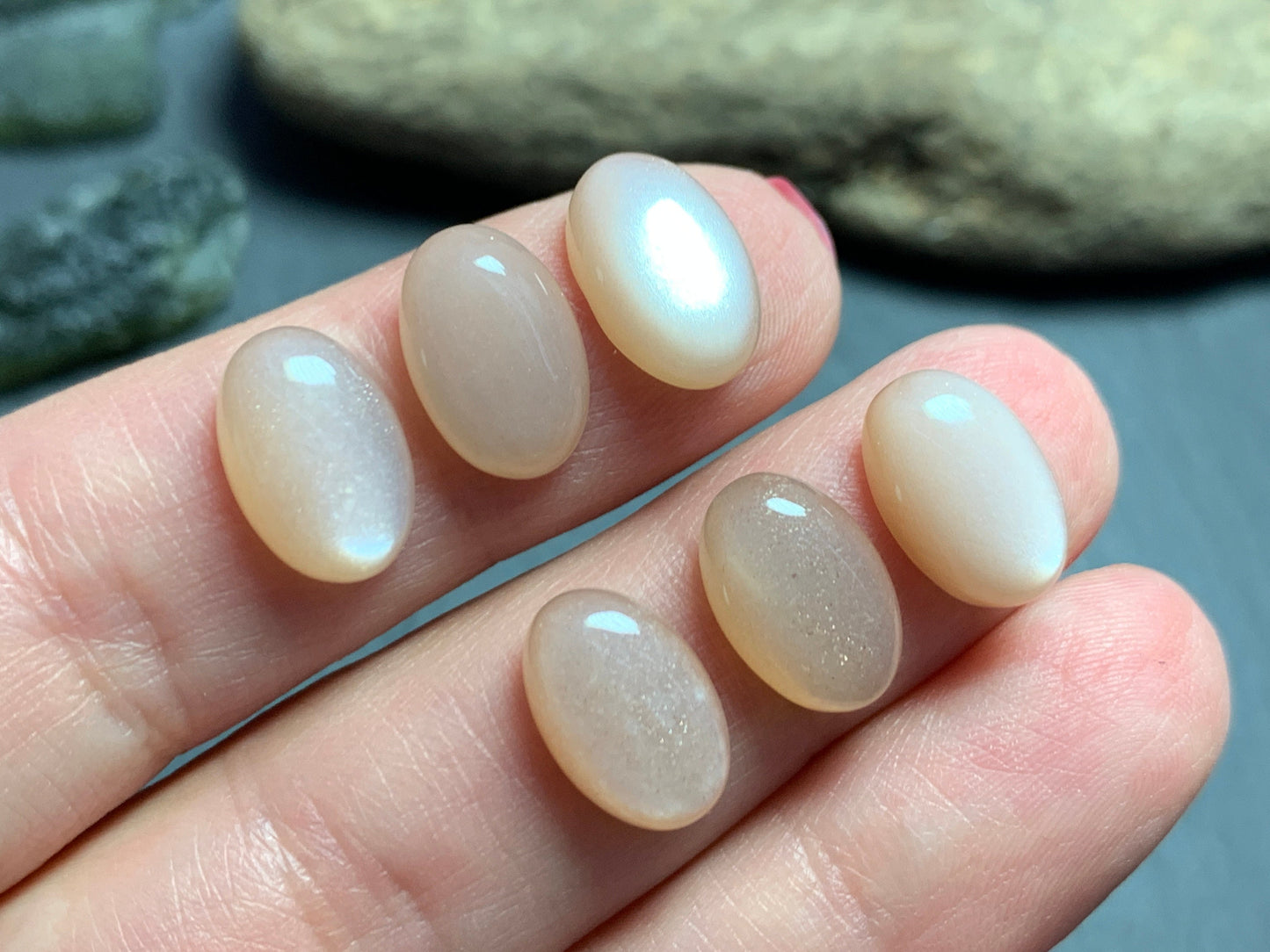Peach Moonstone oval 8x12mm Cabochon - Calibrated Cabochons