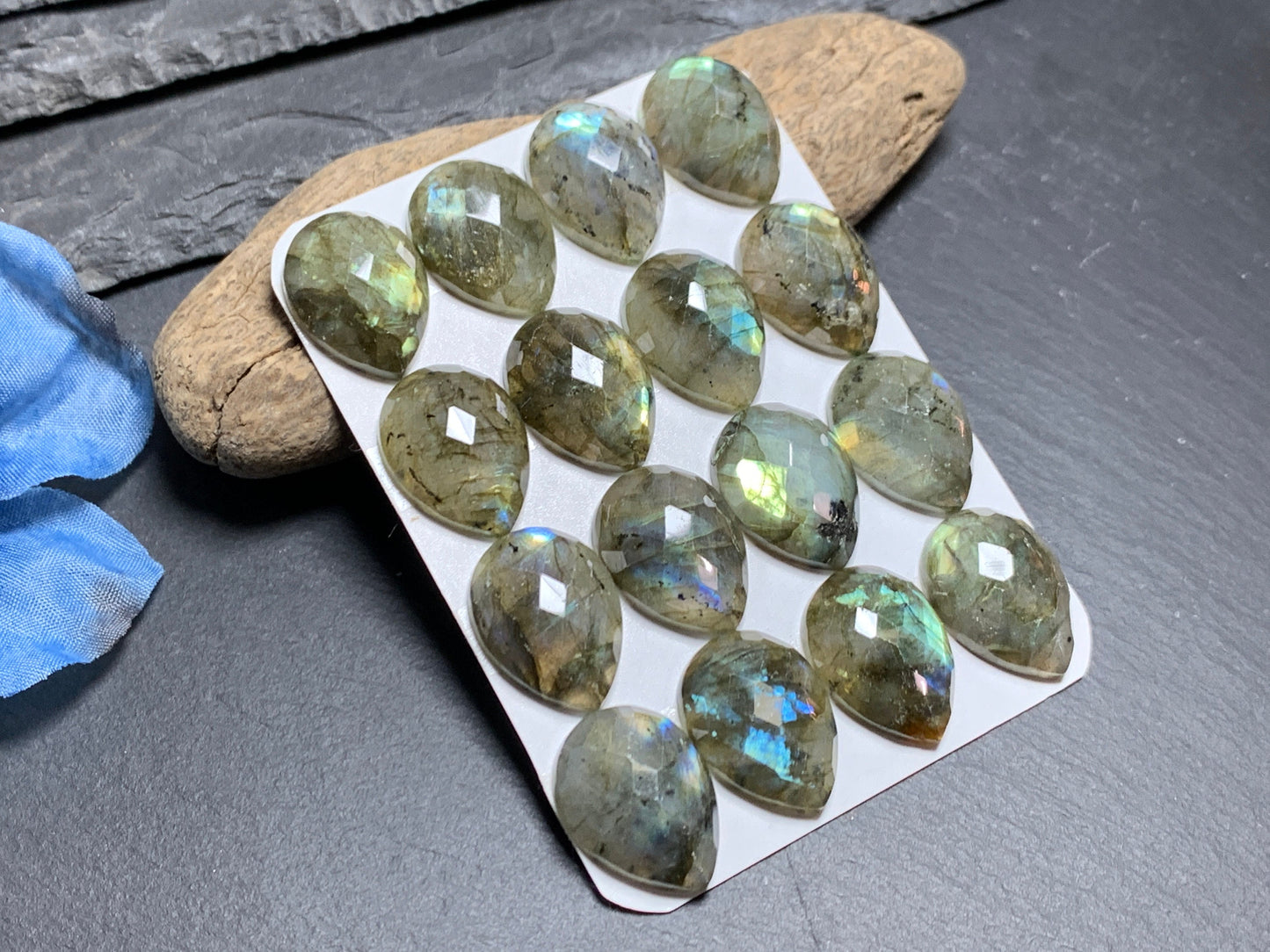 Faceted Labradorite pear 15x20mm cabochon - Calibrated Labradorite