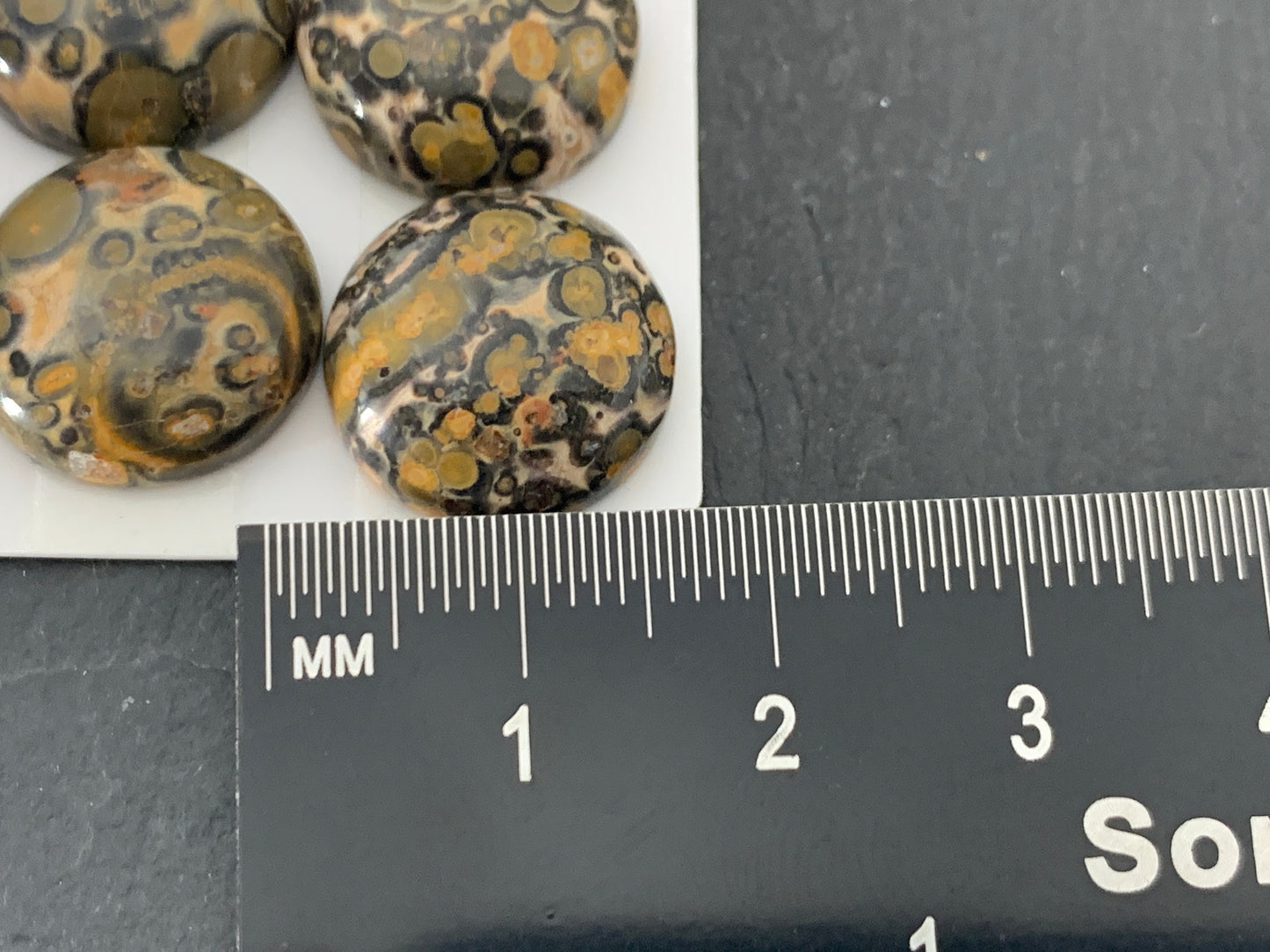 Leopard Jasper round 15mm cabochon - Calibrated cabochons