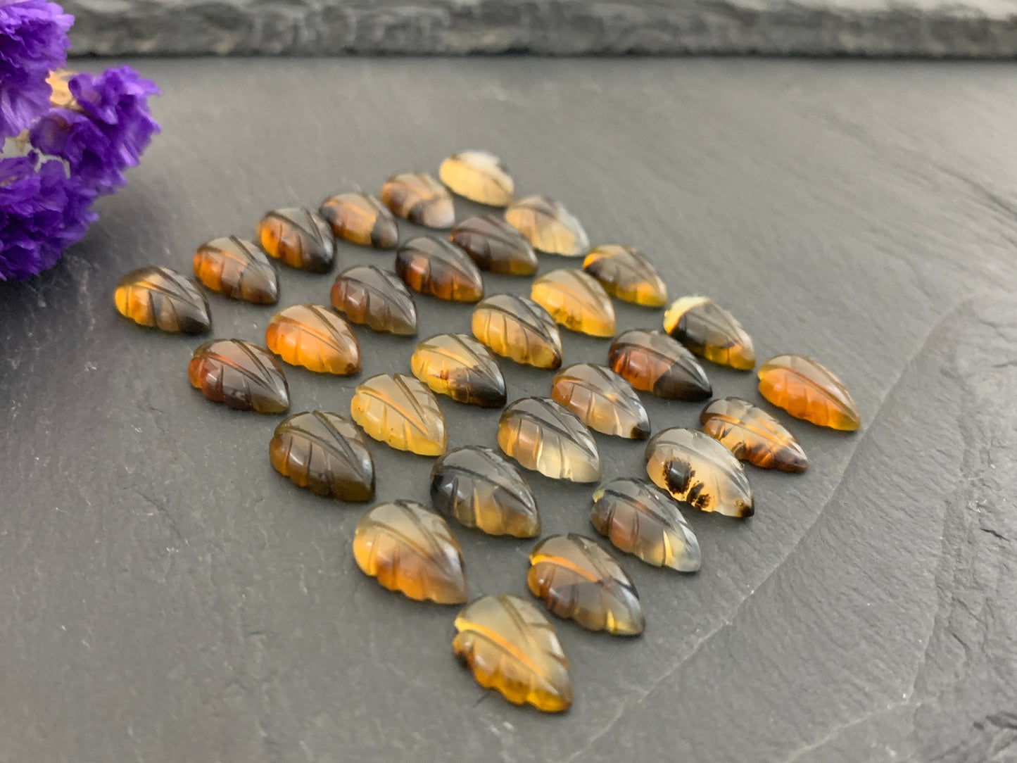 Montana Agate leaf 8x12mm cabochon