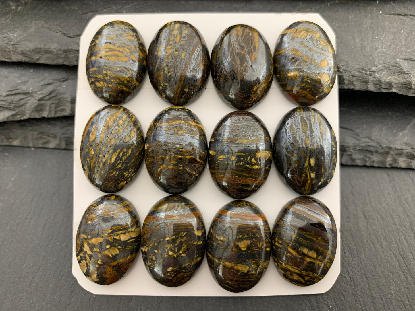 Tiger iron 16x22mm oval cabochon - Calibrated cabochons