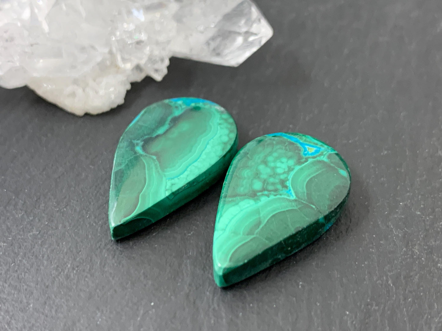 Malachite pear 14x23x4.5mm cabochon pair