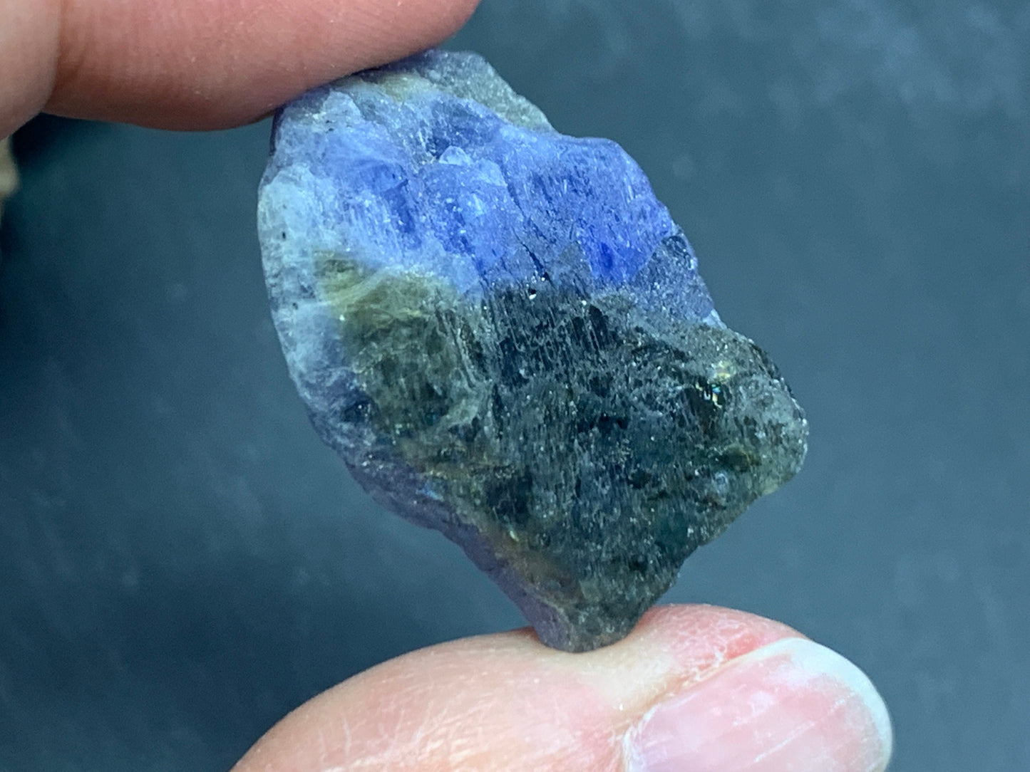 Raw Tanzanite from Tanzania 7.19g - not drilled gemstone
