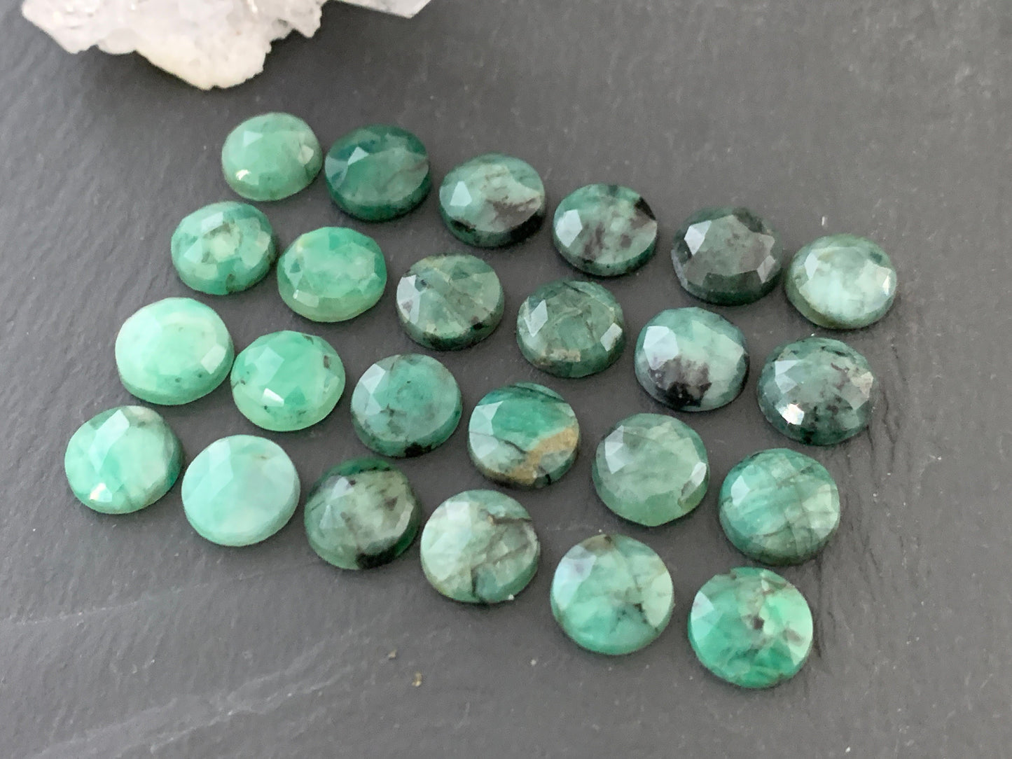 Faceted Emerald round 10mm cabochon