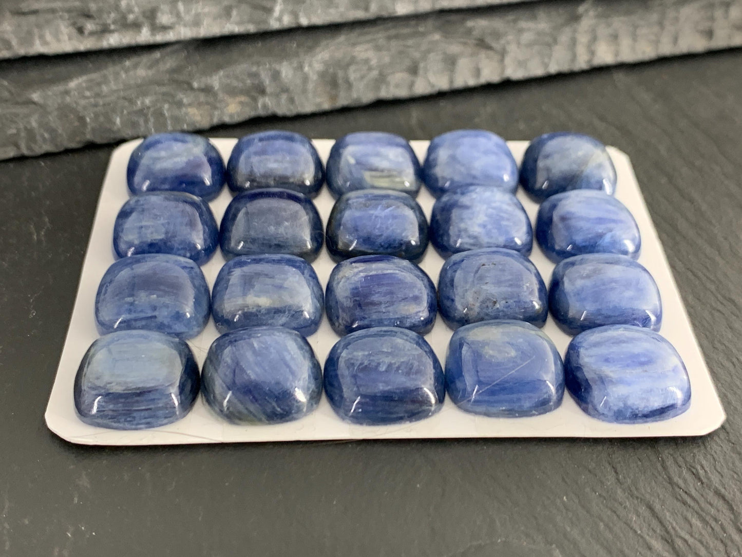 Kyanite square cushion 14mm cabochon - Calibrated cabochons