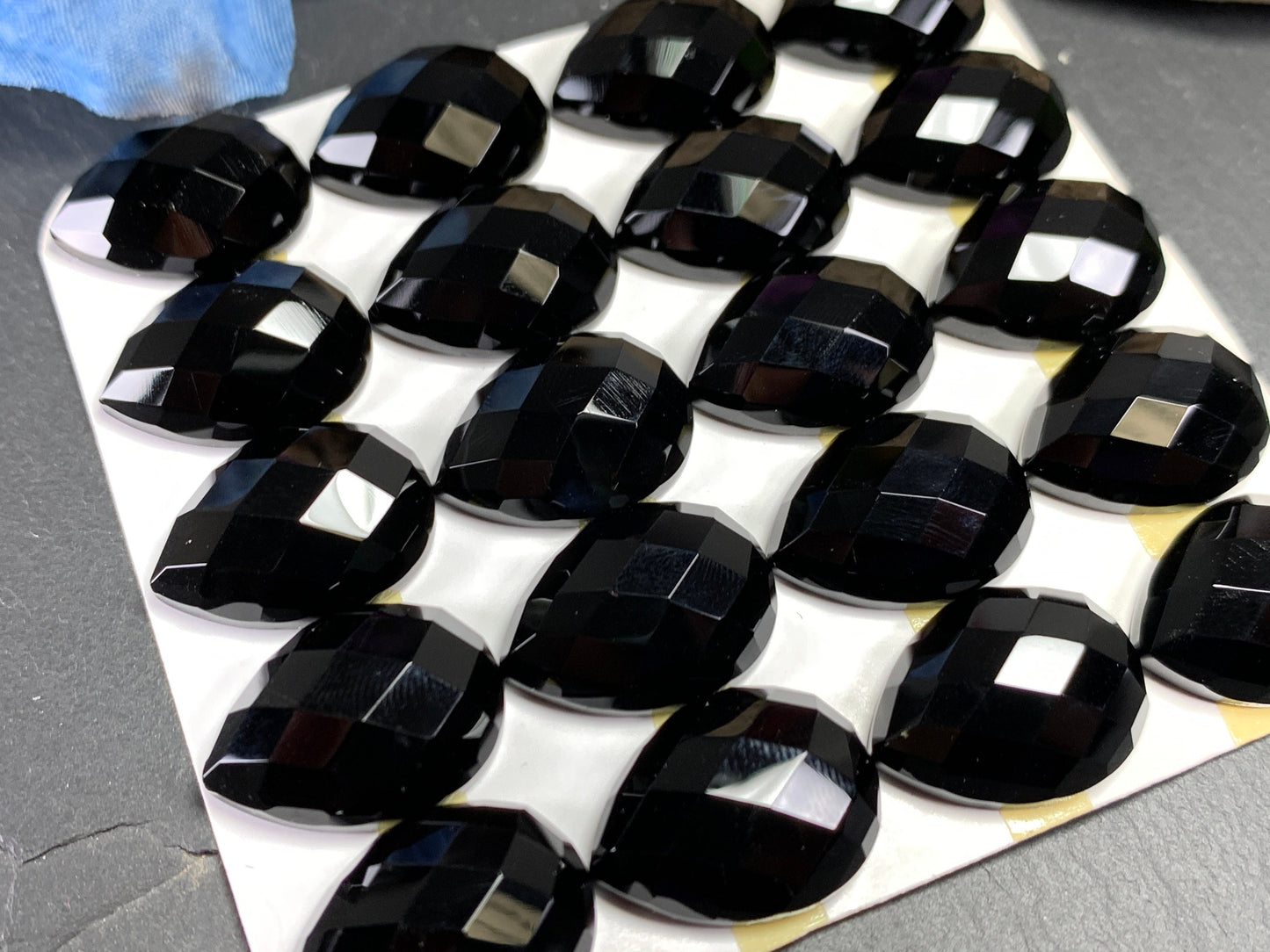 Faceted Black Agate pear 15x20mm cabochon - Calibrated cabochons