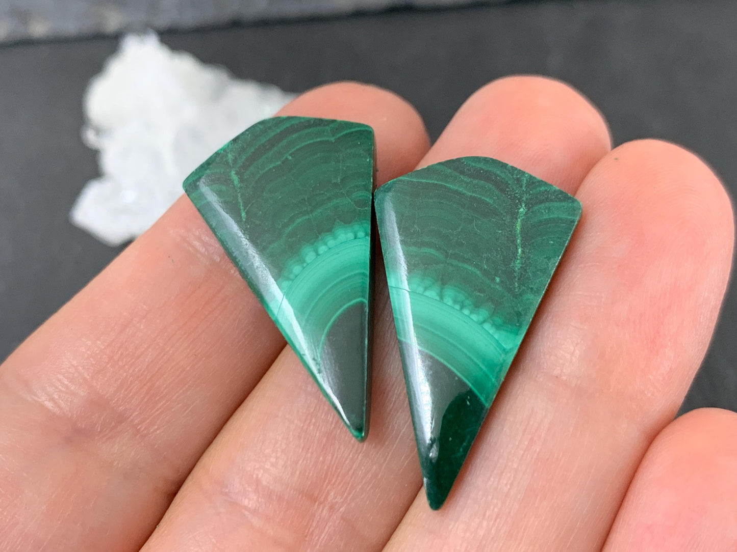 Malachite kite 16x28x3mm cabochon pair