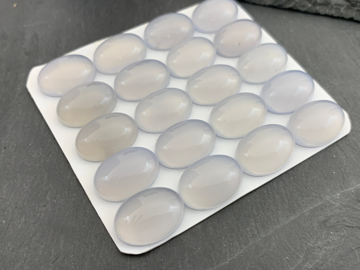 Blue Chalcedony oval 13x18mm cabochon - Calibrated cabochons