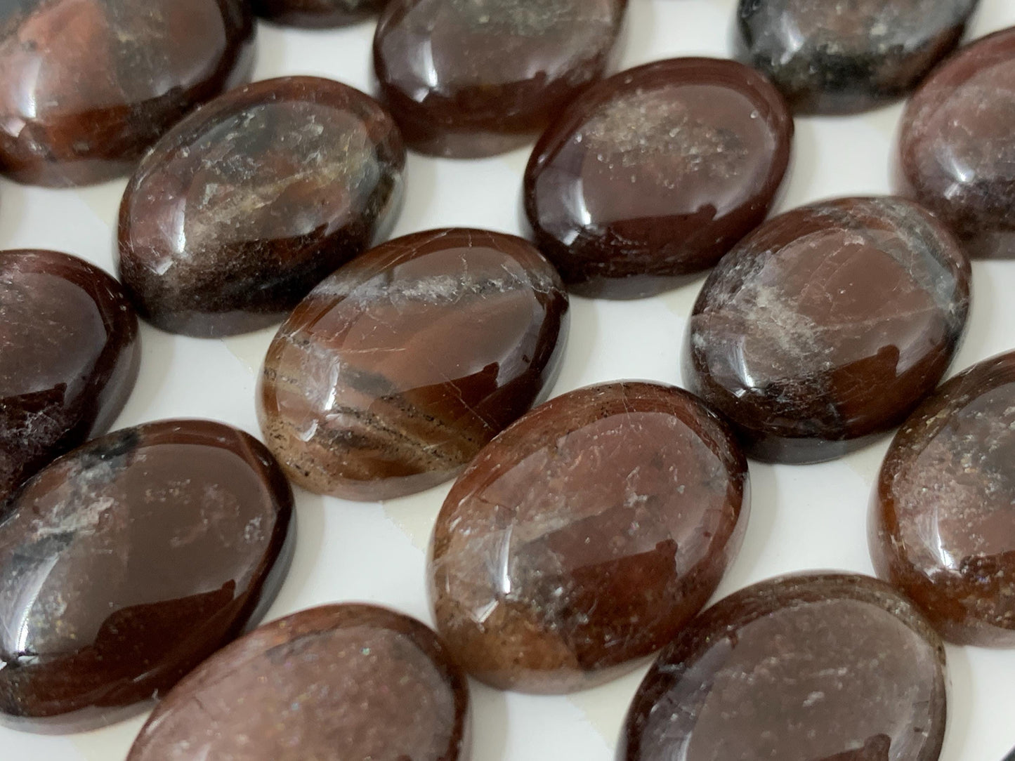 Cat's Eye oval 13x18mm cabochon - Calibrated cabochons