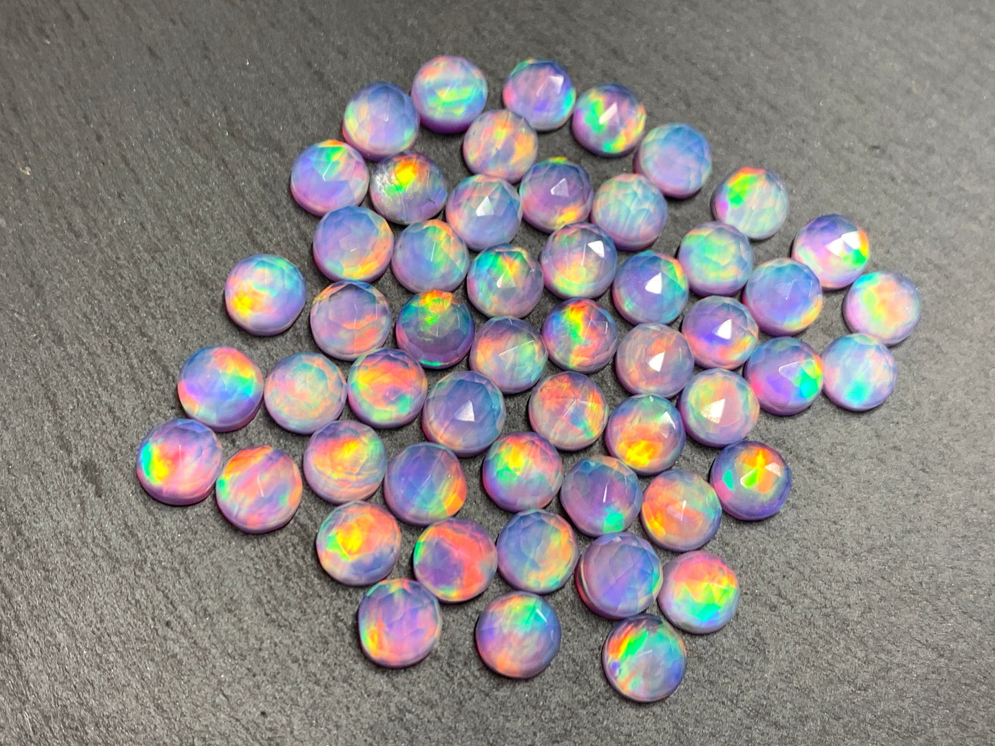 Faceted Aurora Opal round 8mm cabochon - Doublet cabochon