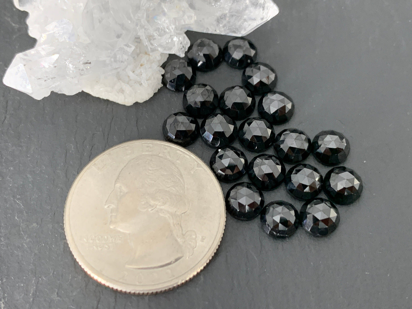 Faceted Black Spinel round 6mm cabochon - Calibrated cabochons
