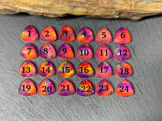 Faceted Aurora Opal trillion 10mm cabochon - Doublet cabochons