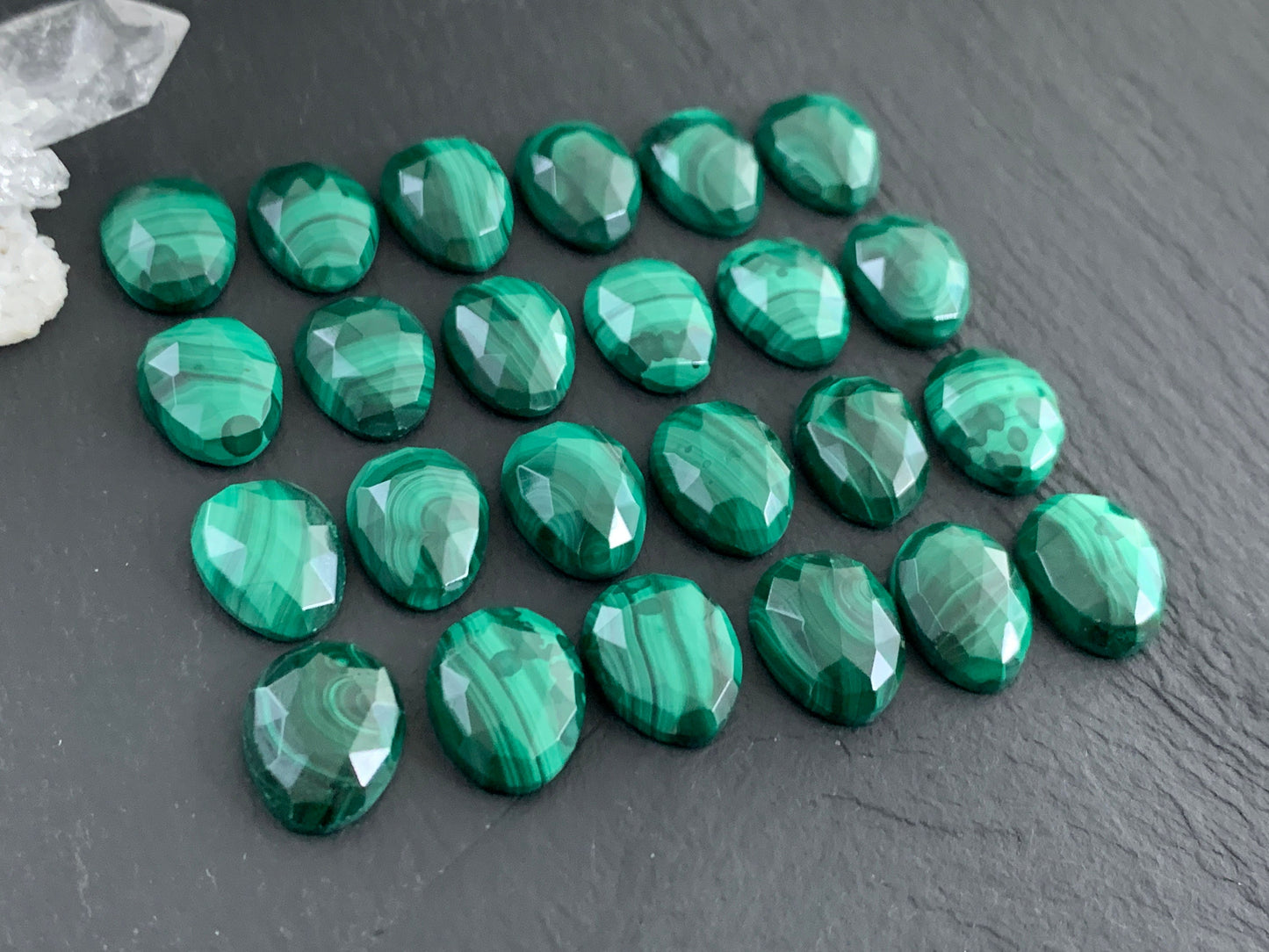 Faceted Malachite 10x14mm cabochon - Calibrated cabochons